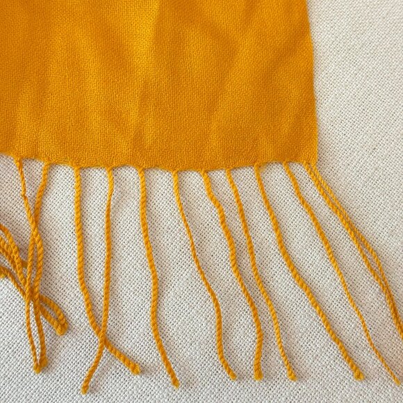 AS-IS wool cashmere COVERI Collection NWT NEW scarf YELLOW fringe styled ITALY - Picture 7 of 9